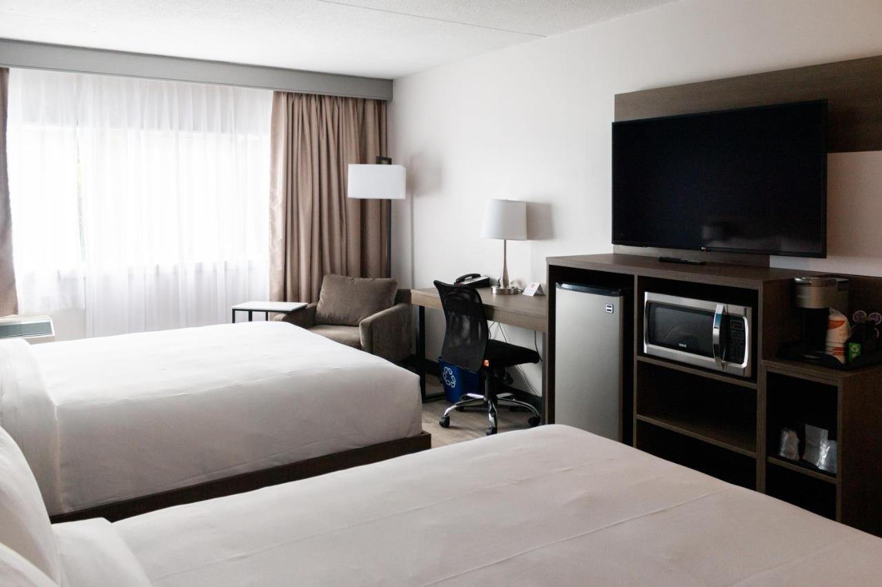 Comfort Suites Kingston Central Zewnętrze zdjęcie