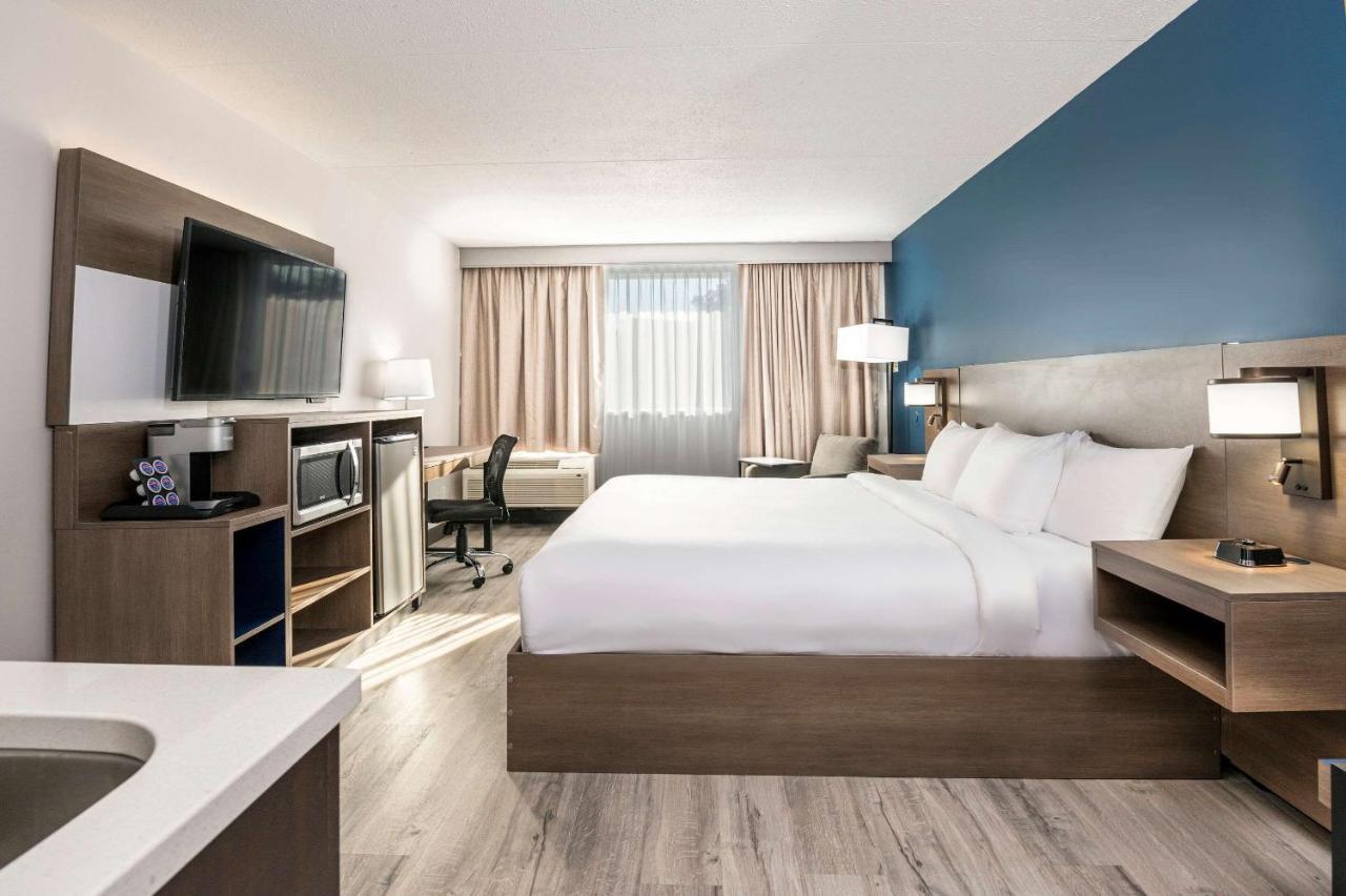 Comfort Suites Kingston Central Zewnętrze zdjęcie