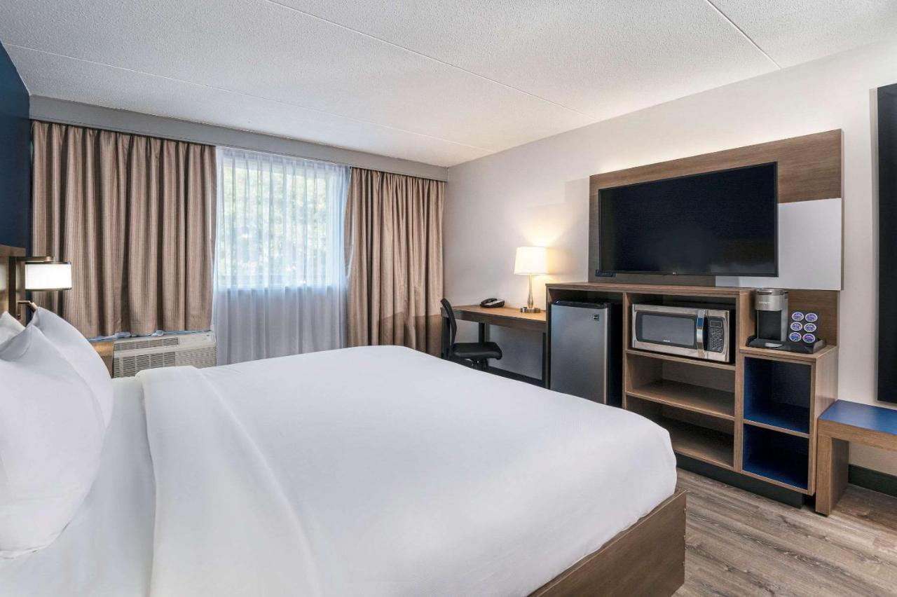 Comfort Suites Kingston Central Zewnętrze zdjęcie