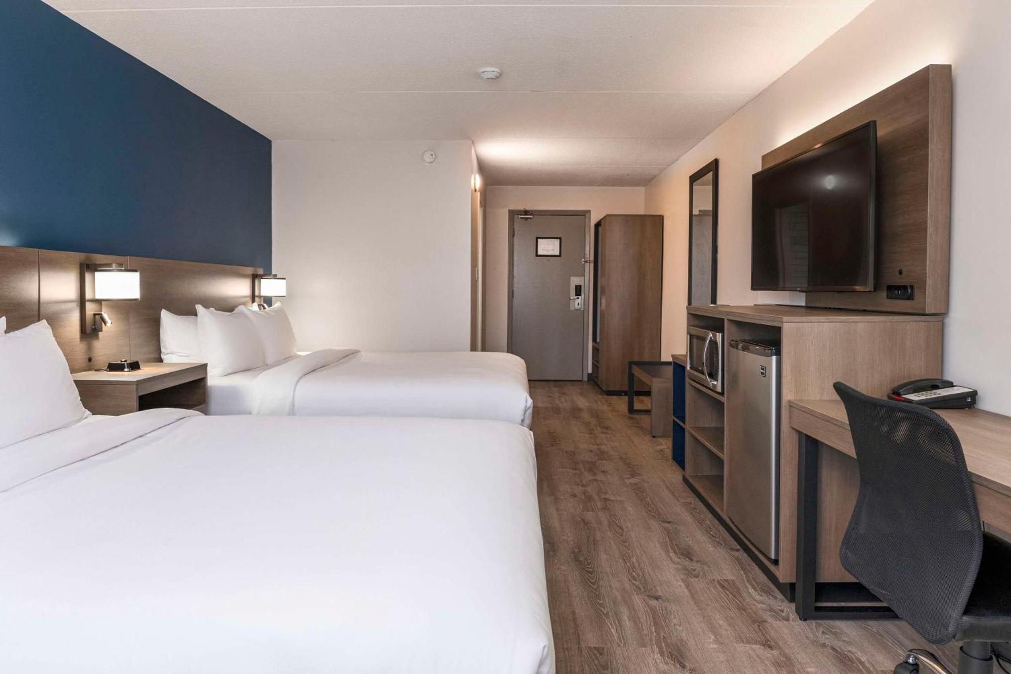 Comfort Suites Kingston Central Zewnętrze zdjęcie