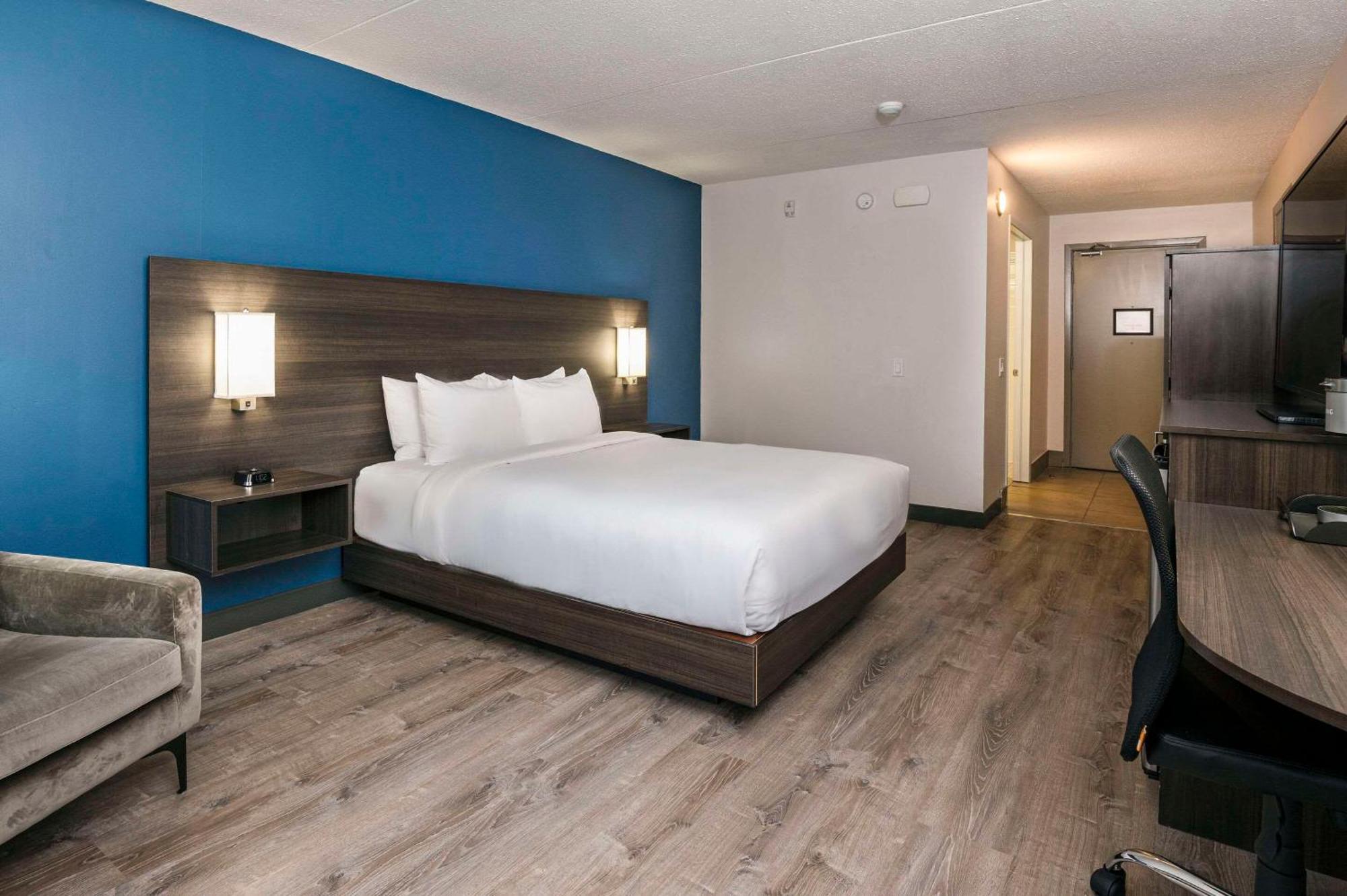 Comfort Suites Kingston Central Zewnętrze zdjęcie