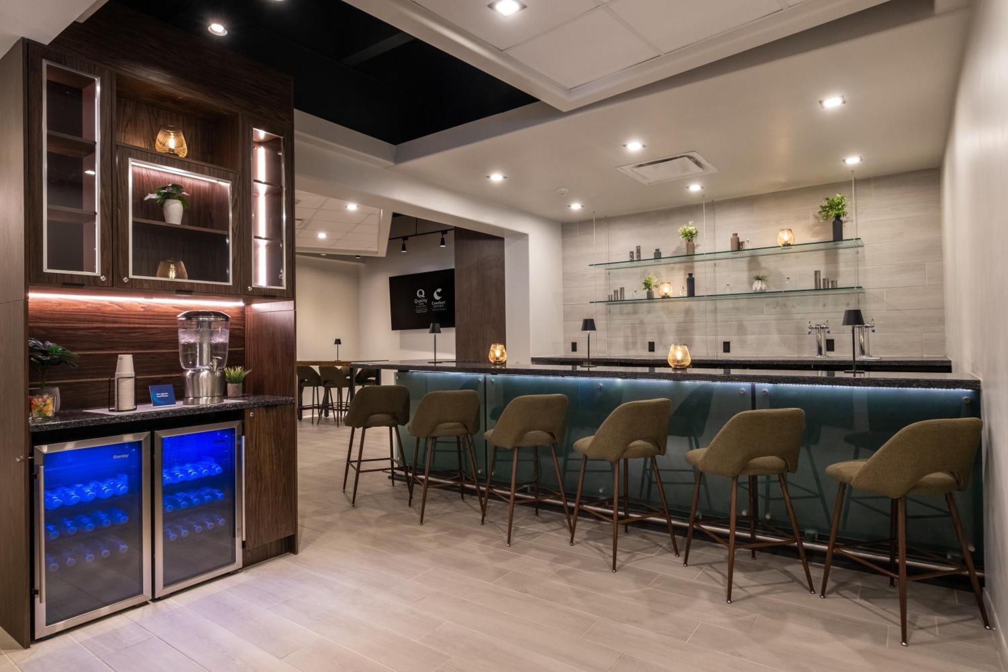 Comfort Suites Kingston Central Zewnętrze zdjęcie