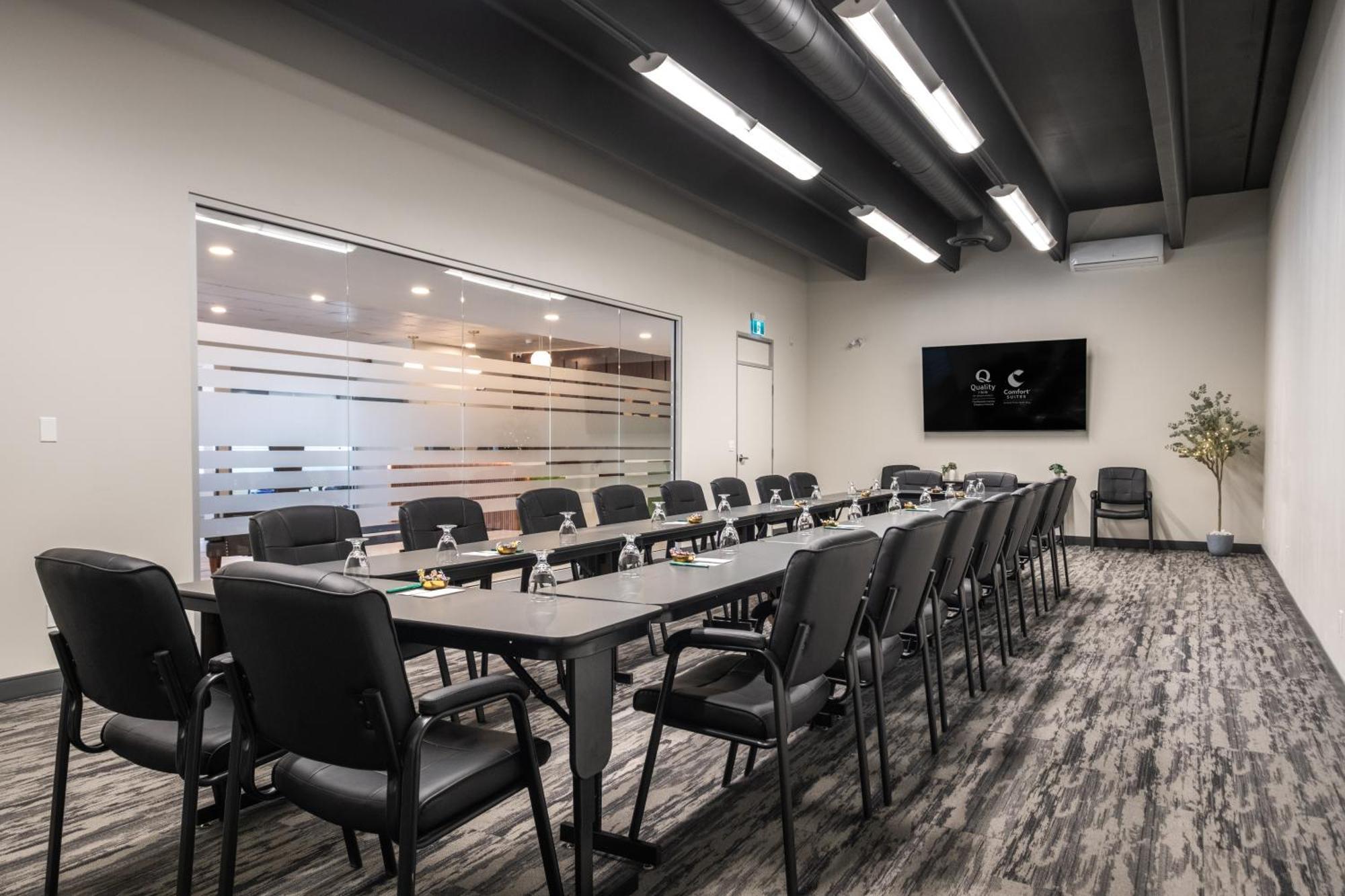 Comfort Suites Kingston Central Zewnętrze zdjęcie