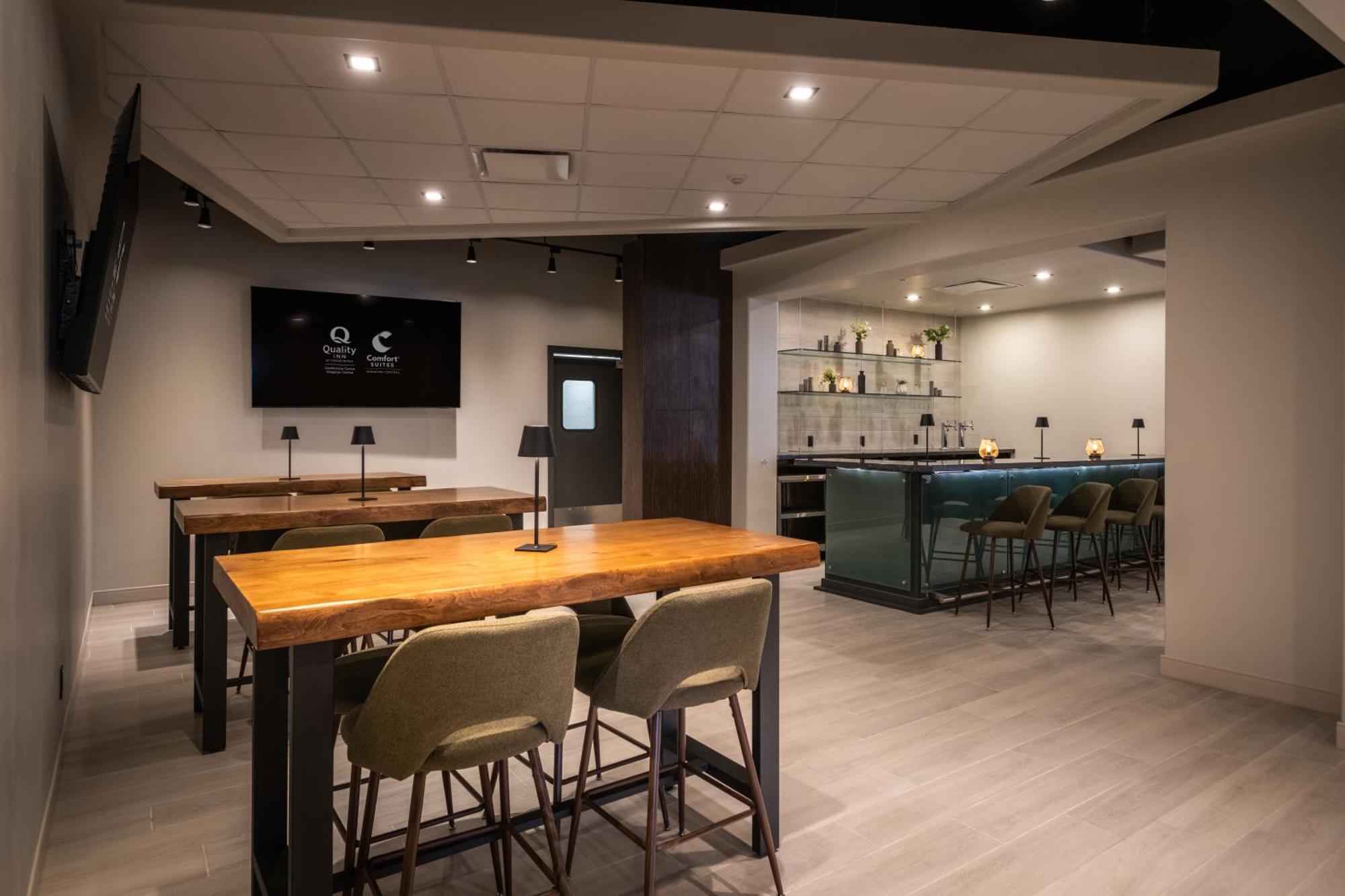 Comfort Suites Kingston Central Zewnętrze zdjęcie