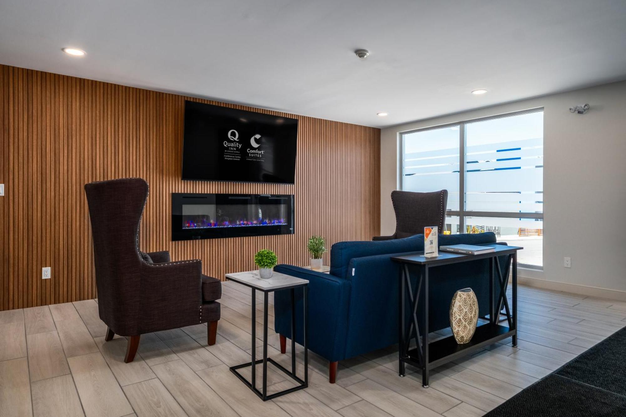 Comfort Suites Kingston Central Zewnętrze zdjęcie